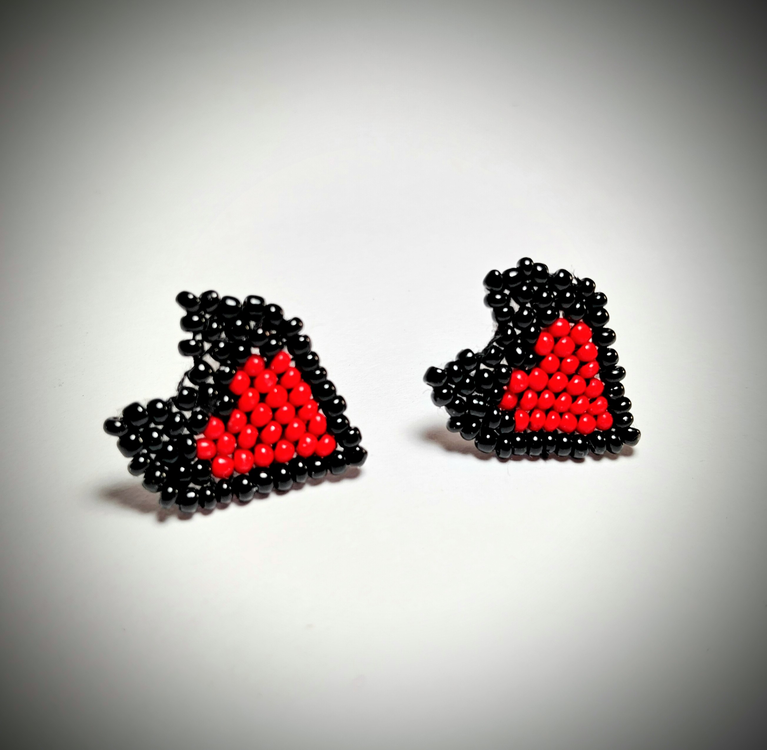 Handcrafted Beaded Heart Stud Earrings Product - Black and Red