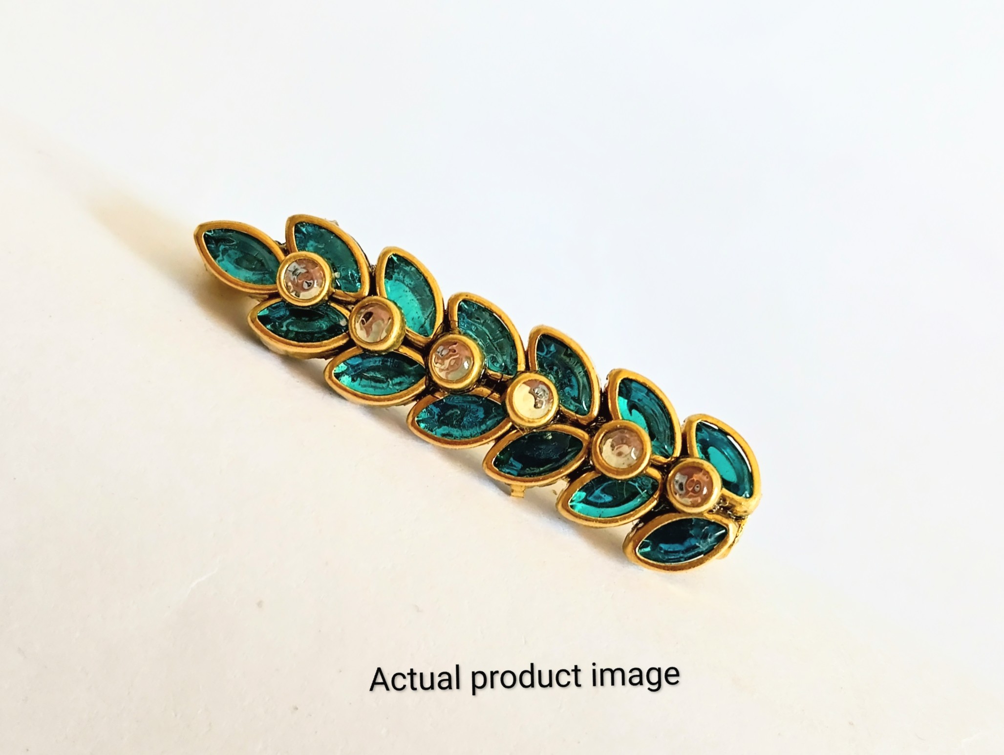 Elegant Leaf Kundan Saree Pin